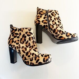 NWOB Beverly Feldman Leopard Print Calf Hair Zip Up Ankle Booties Size 7.5 M